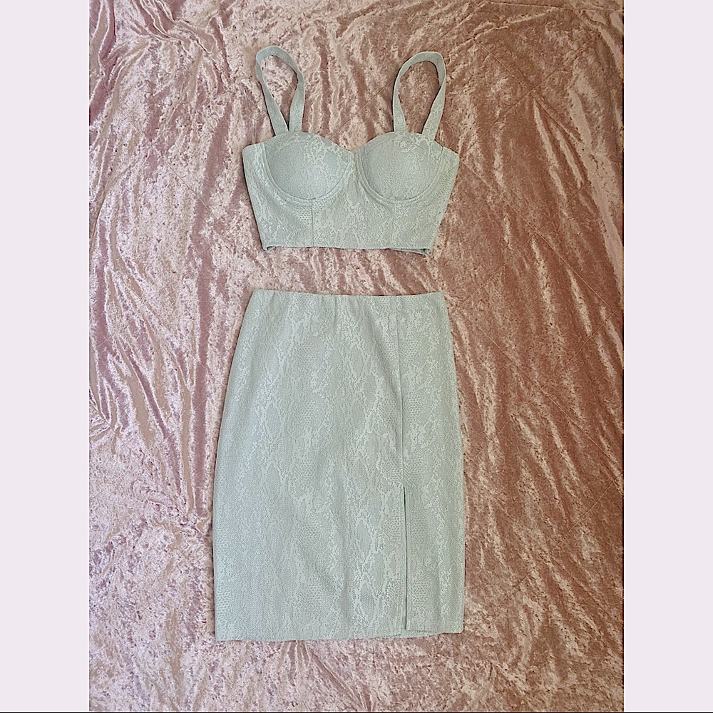 Light aqua two piece set 🦋 - Picture 1 of 3